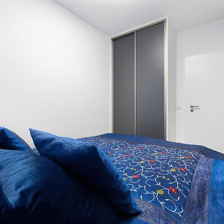 Platinium Apartment By Renters Prestige Rewal Exterior photo